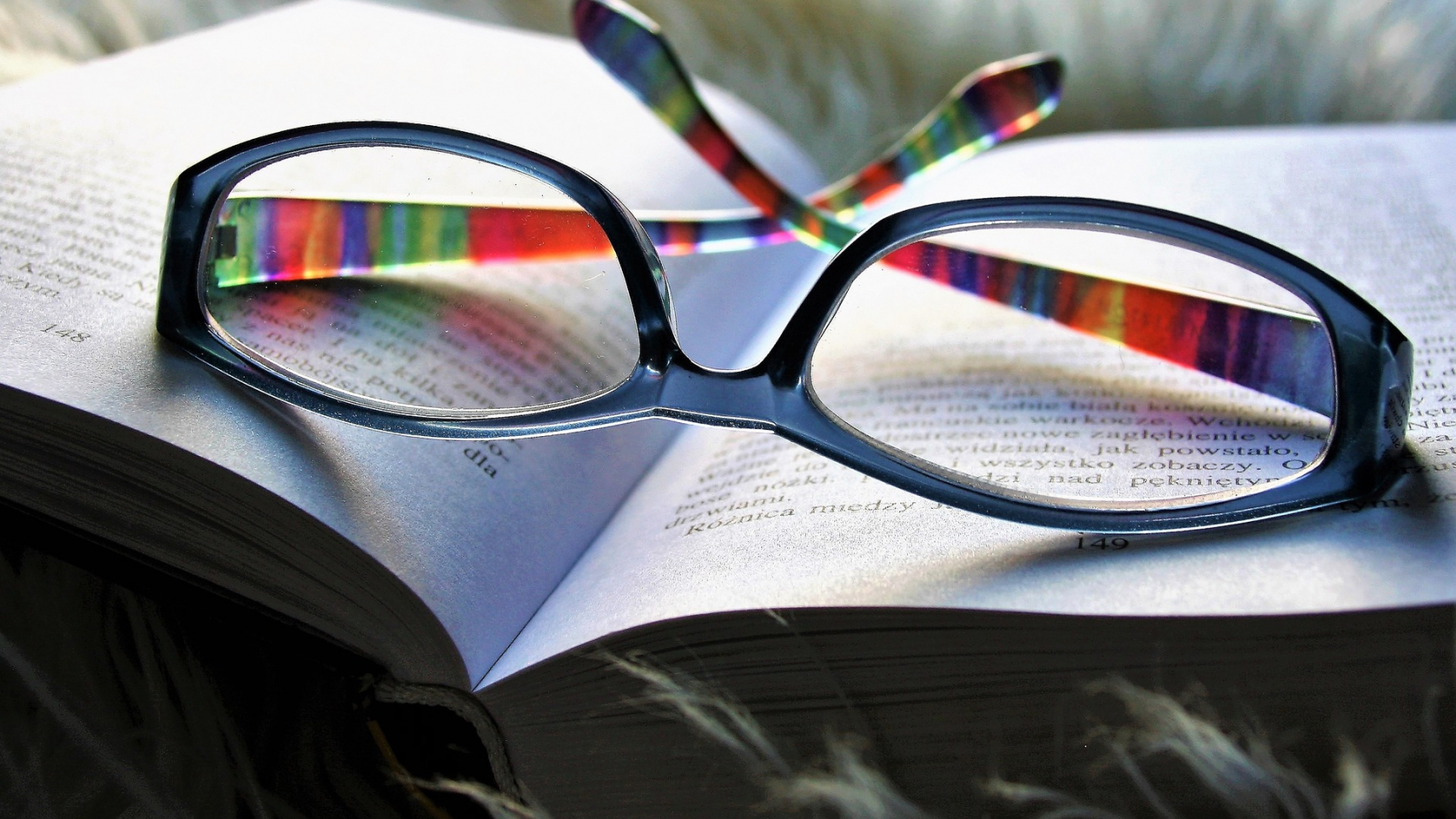 reading-3088491_1920